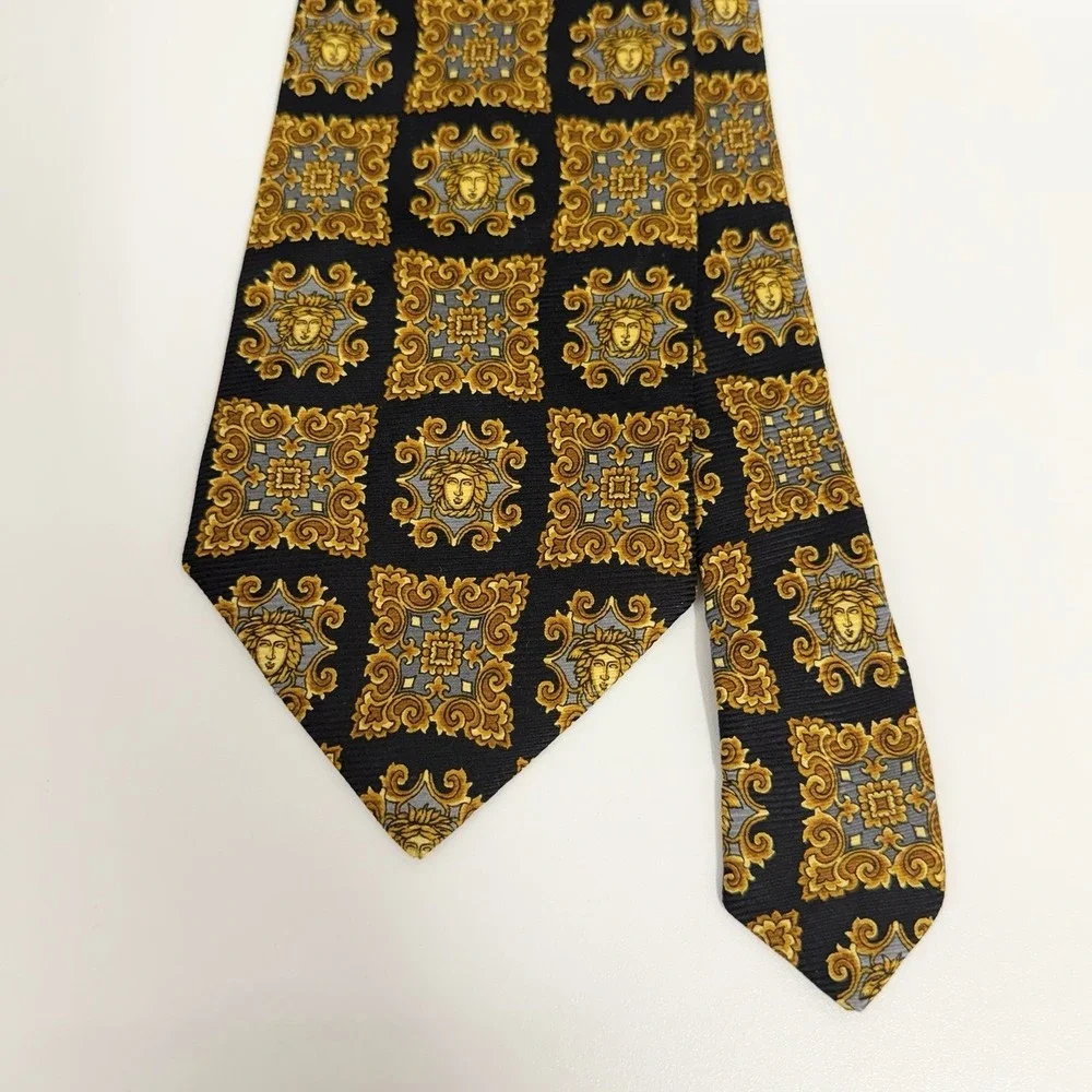 Gianni Versace Mens Tie Baroque Medusas Gold/Navy Silk Japan 3.75